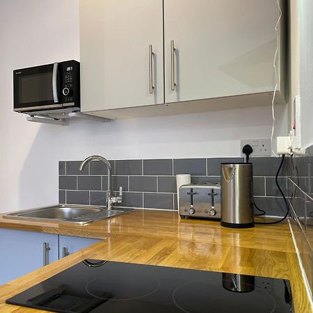 Elegant Studio Лондон Екстериор снимка
