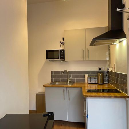 Elegant Studio Лондон Екстериор снимка